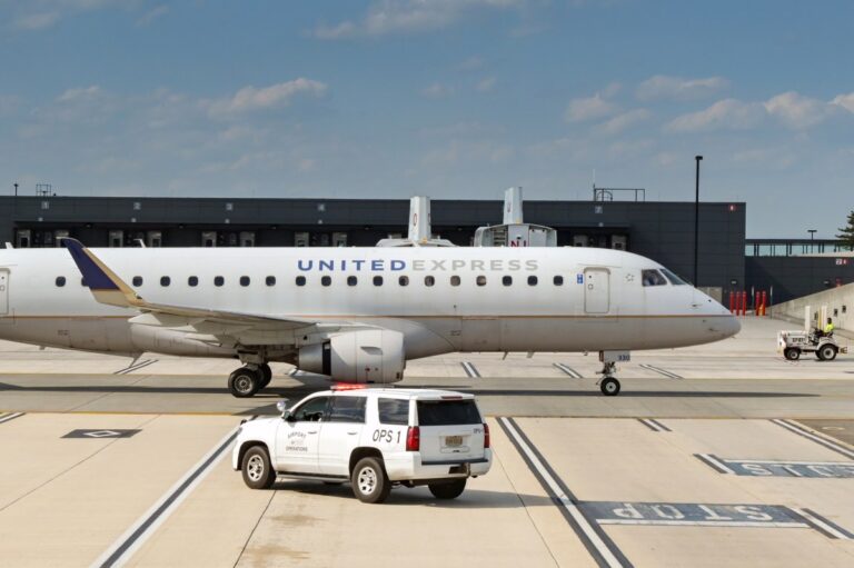 United Airlines accelerates its Starlink rollout, with first commercial flight planned for spring