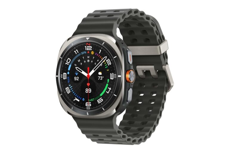 Samsung’s Latest Galaxy Watch Ultra Is Cheaper Than the Latest Apple Watch Series When You Trade-In