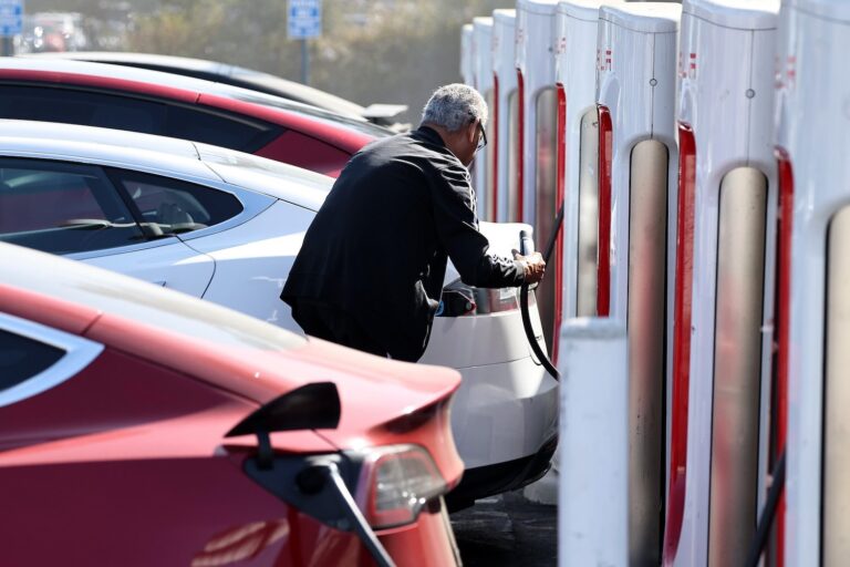 U.S. Government Removing EV Chargers From All Federal Buildings Because They Are ‘Not Mission-Critical’